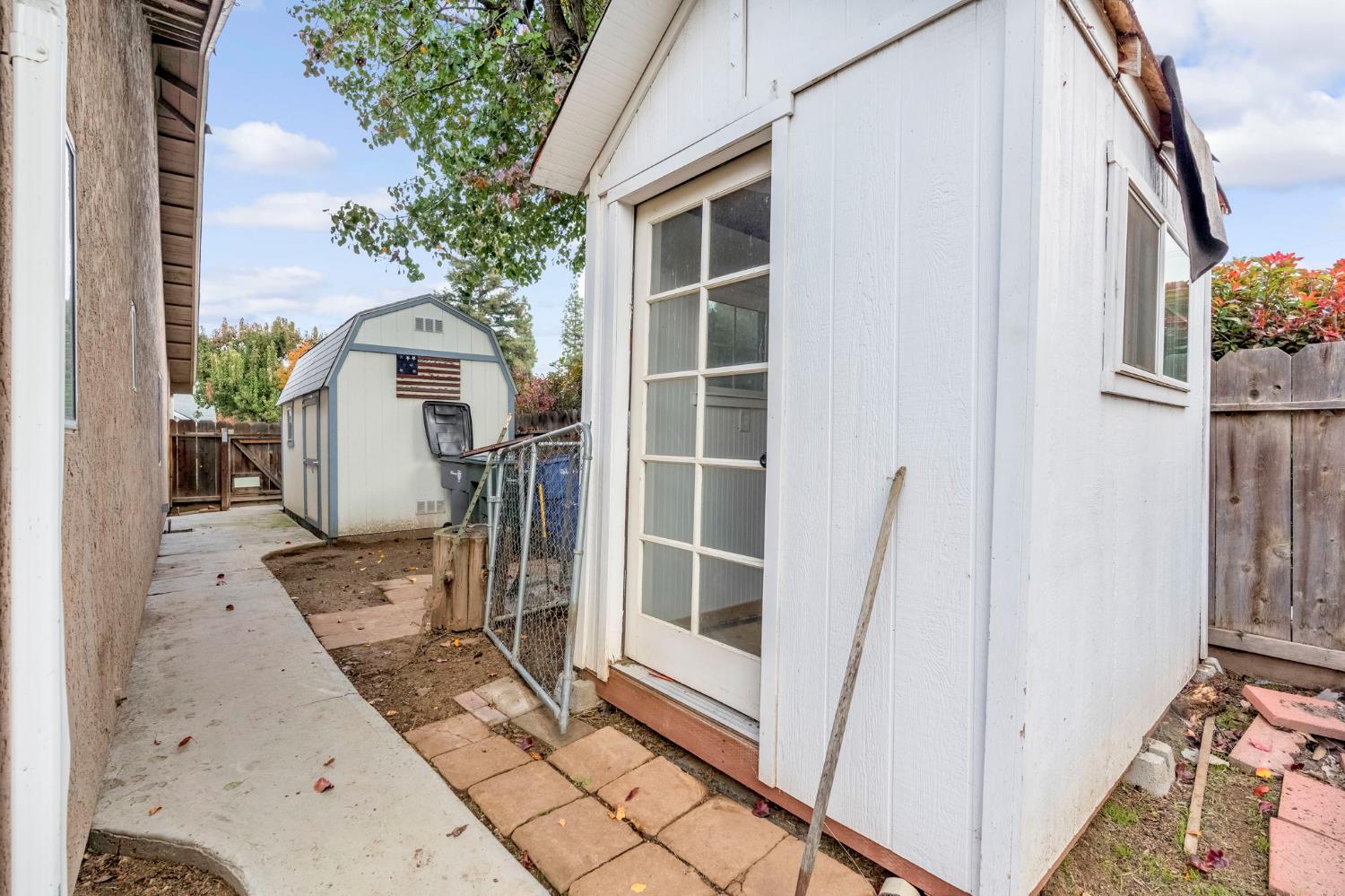 1891 E El Paso Ave, Fresno, CA 93720