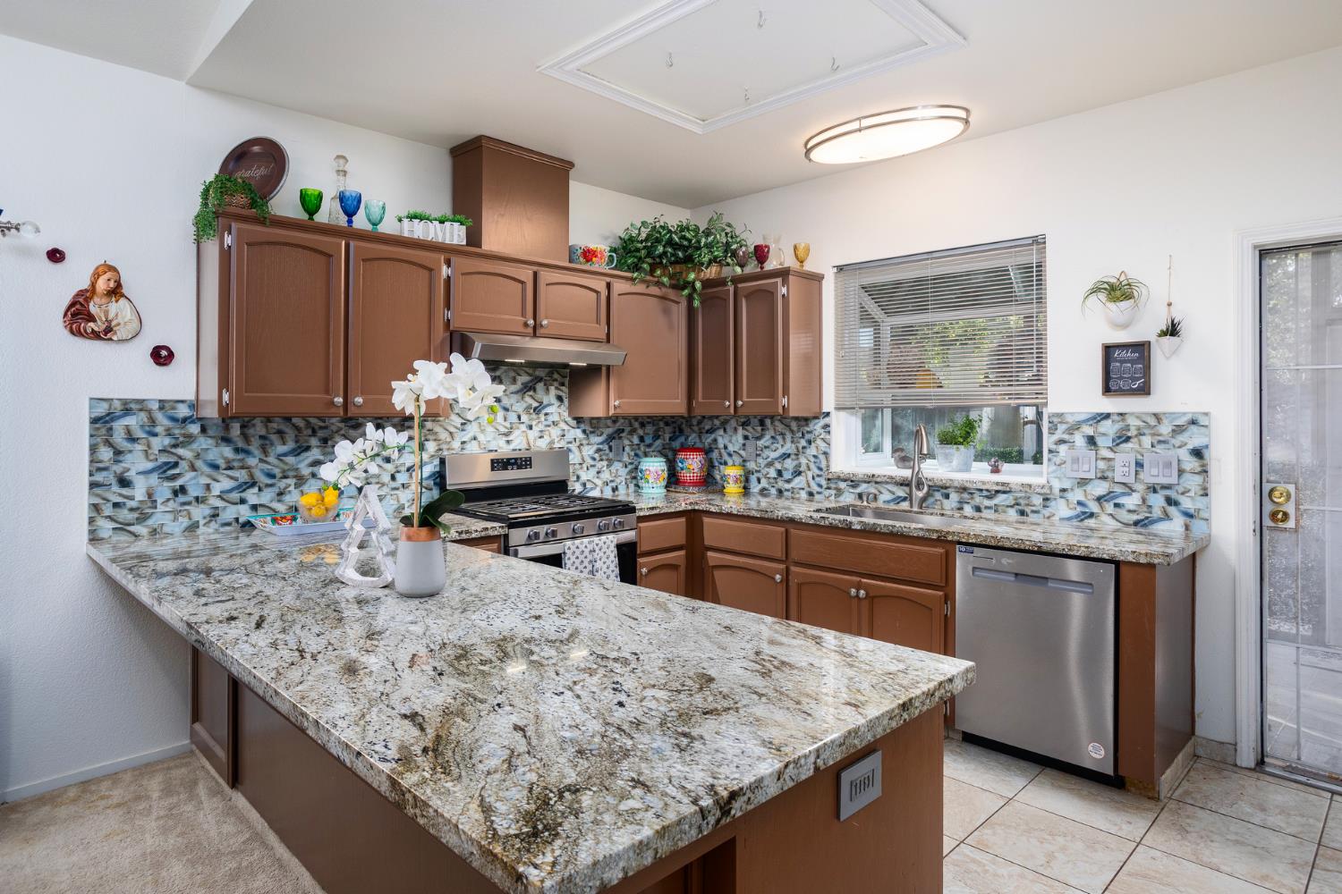 6375 N Cleo Ave, Fresno, CA 93722