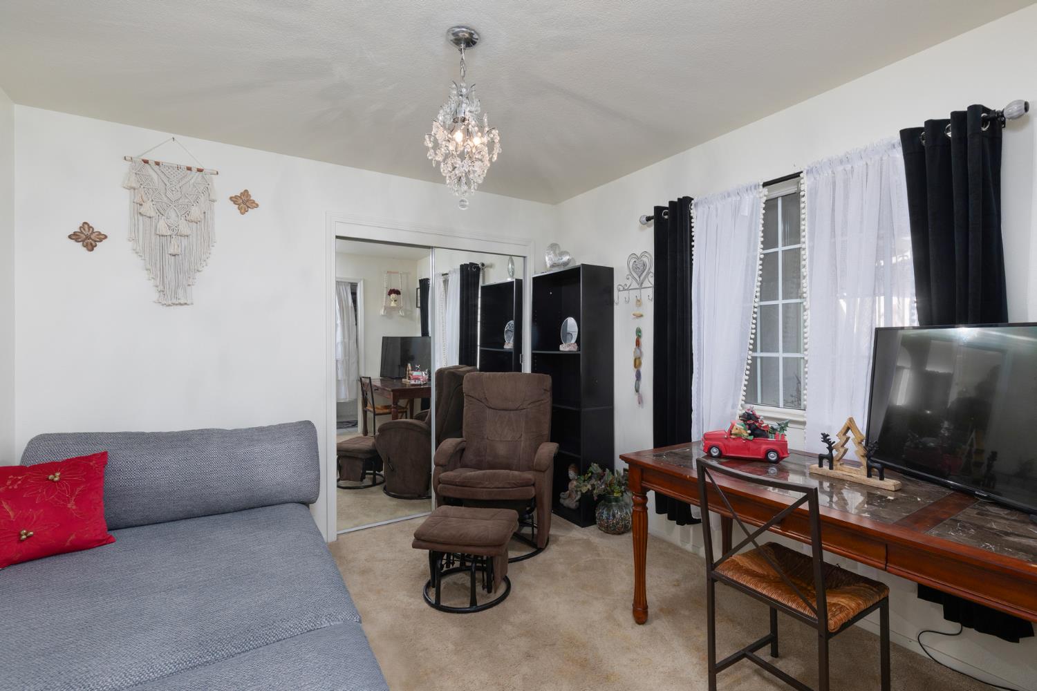 6375 N Cleo Ave, Fresno, CA 93722