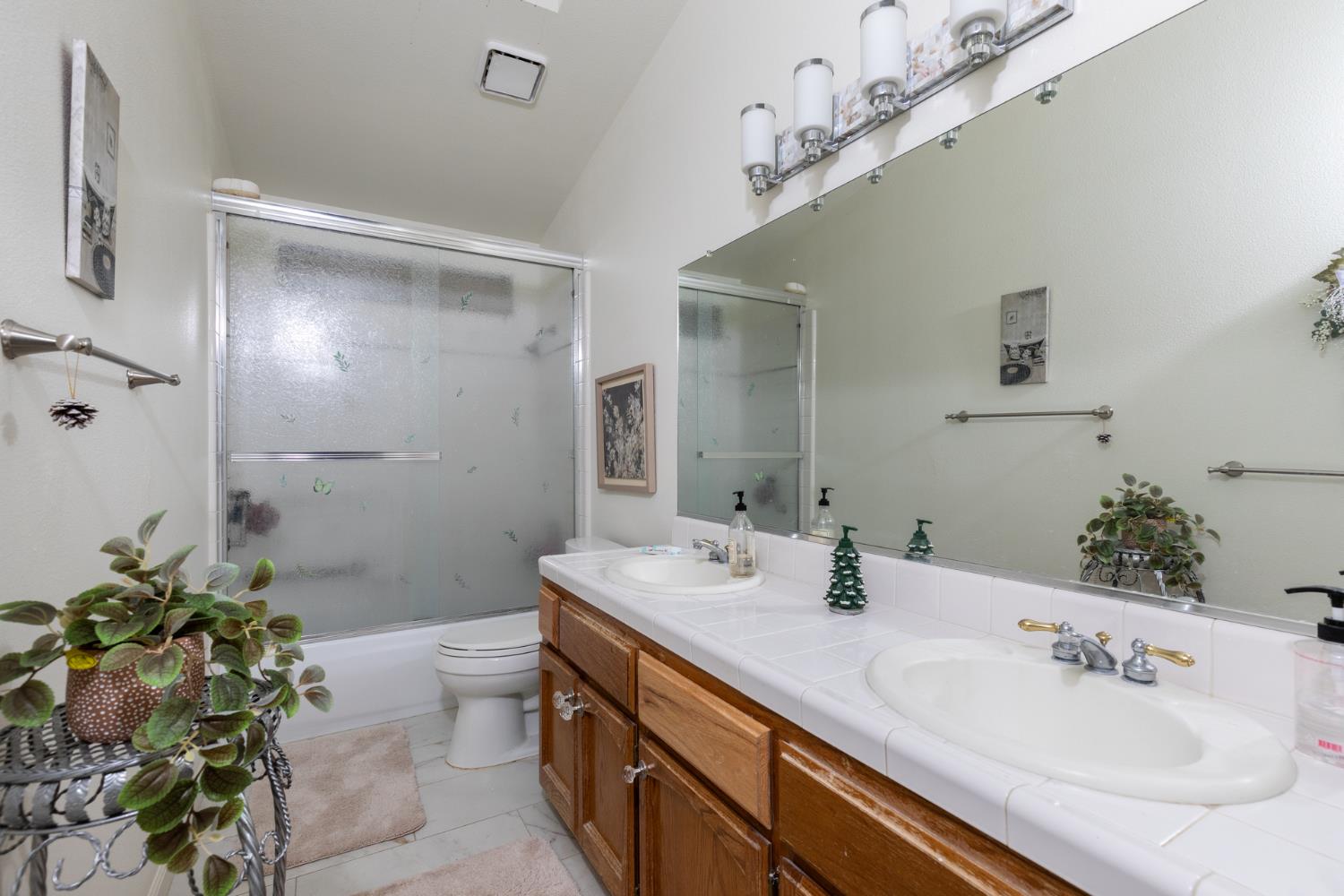 6375 N Cleo Ave, Fresno, CA 93722