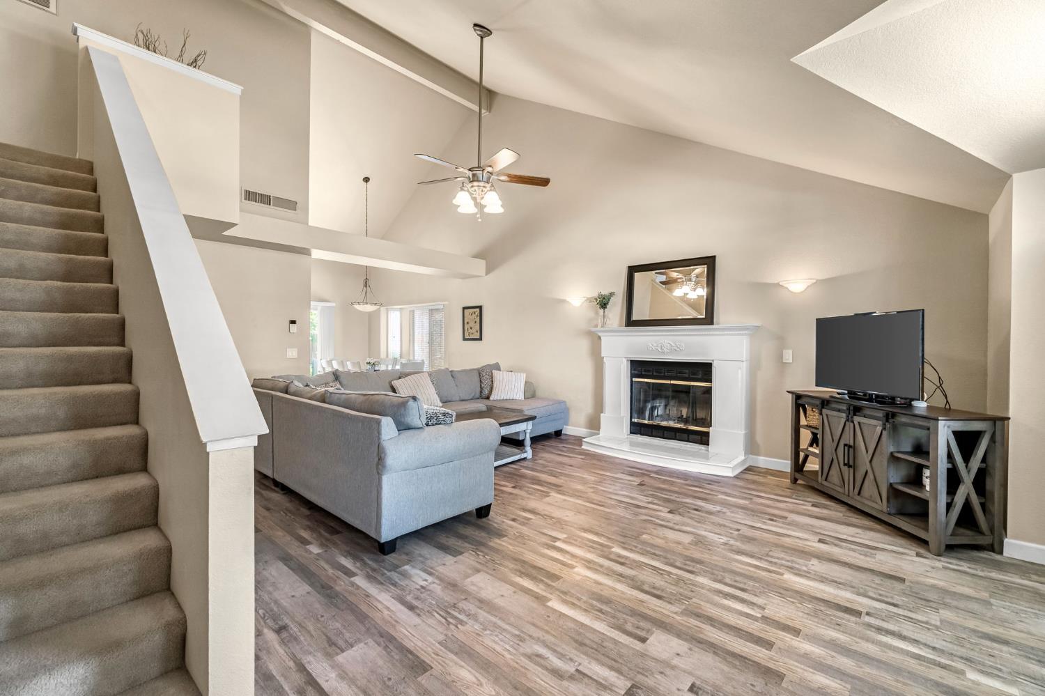 9540 N 10Th St, Fresno, CA 93720