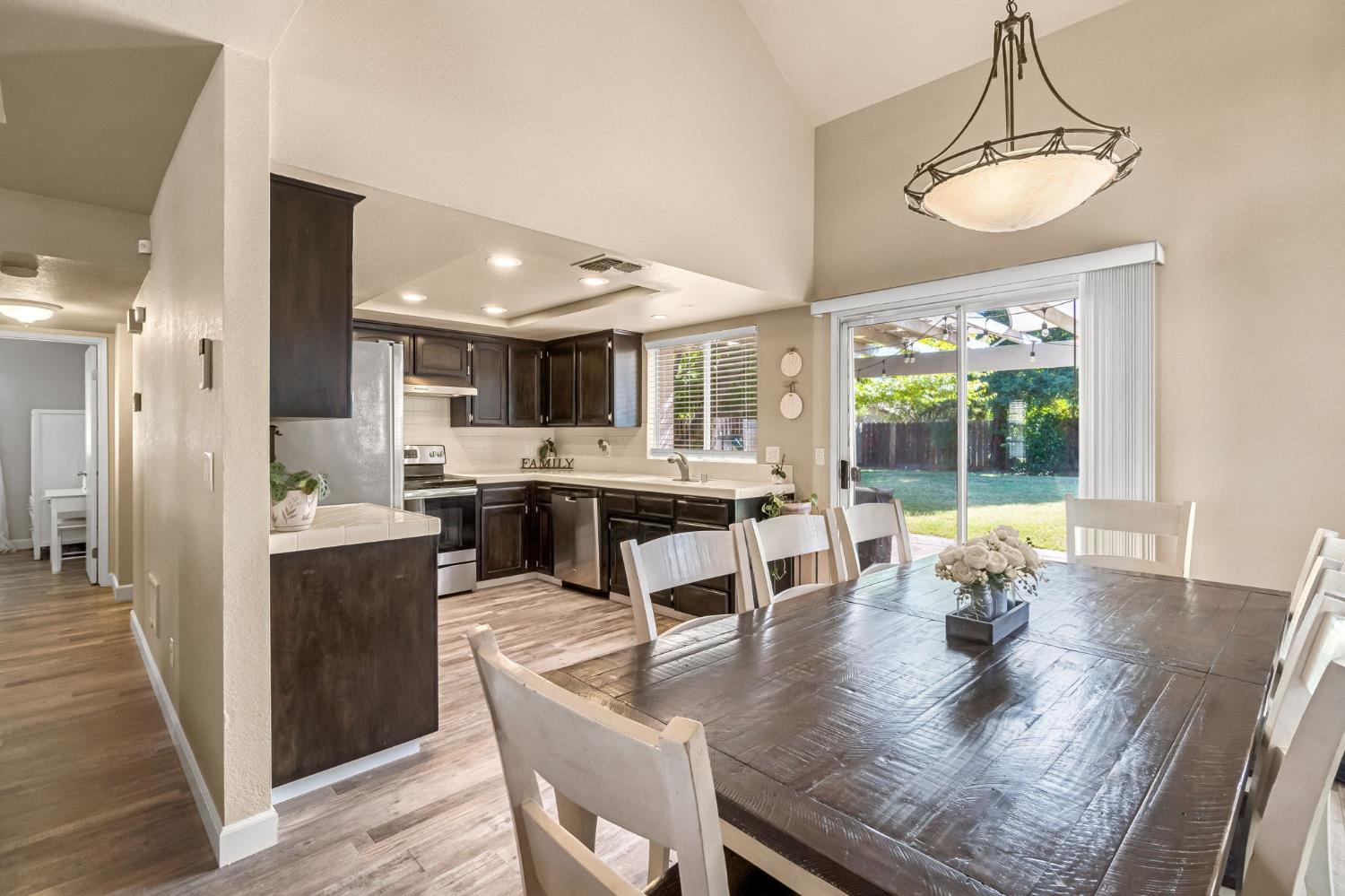 9540 N 10Th St, Fresno, CA 93720