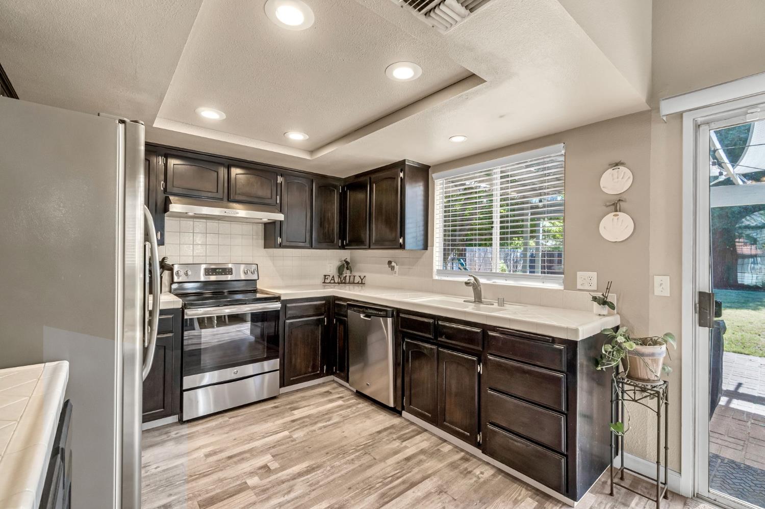 9540 N 10Th St, Fresno, CA 93720