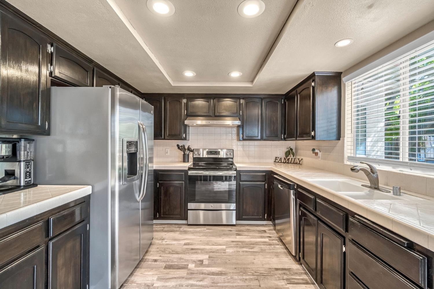 9540 N 10Th St, Fresno, CA 93720