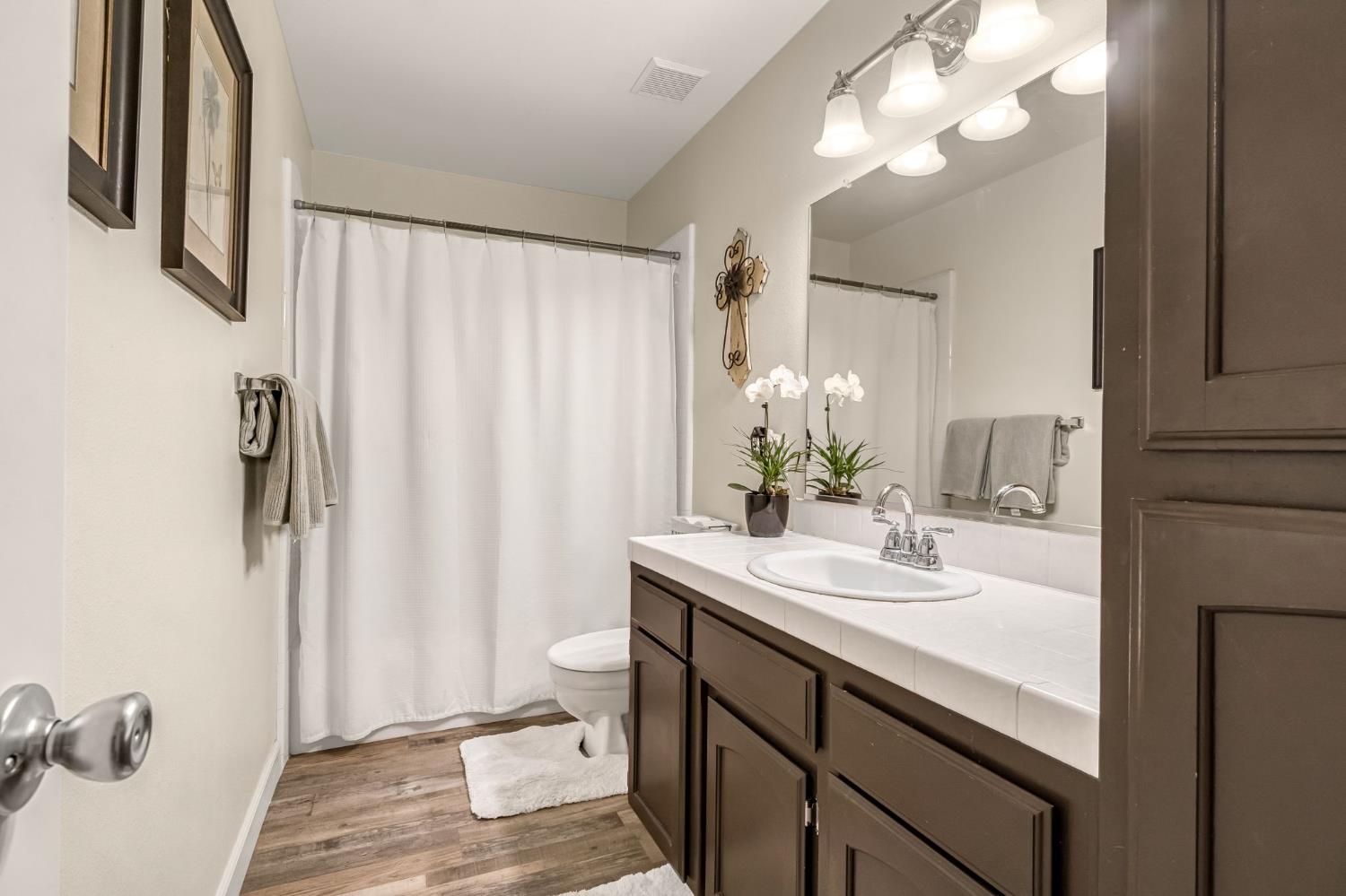 9540 N 10Th St, Fresno, CA 93720