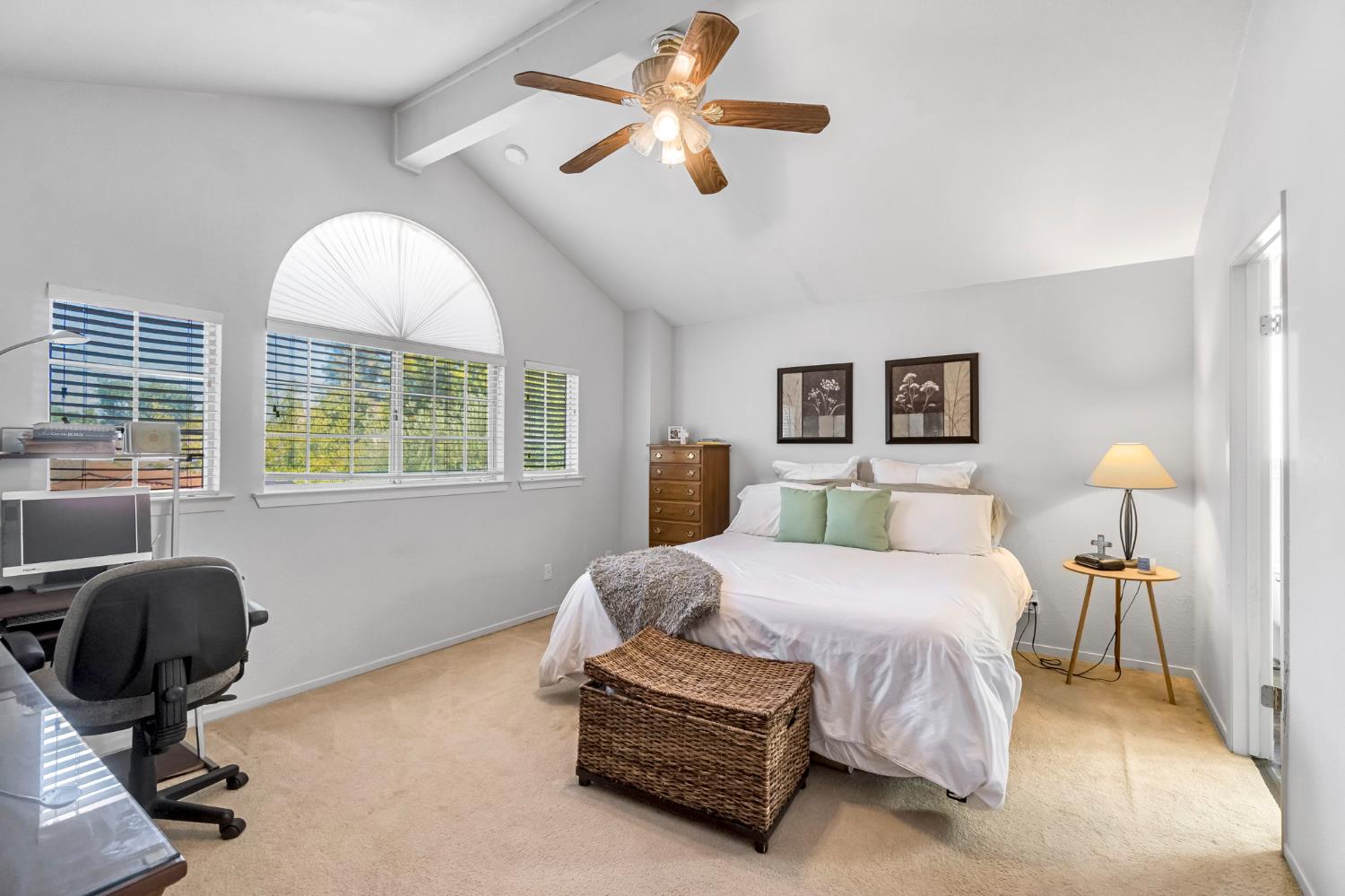 9540 N 10Th St, Fresno, CA 93720