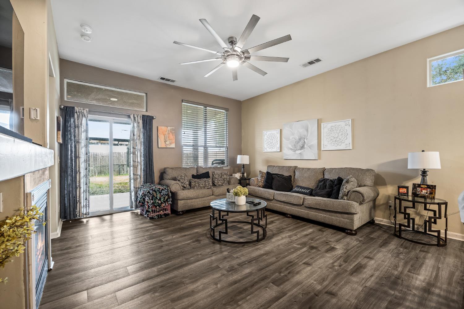 1855 N Virginia, Farmersville, CA 93223