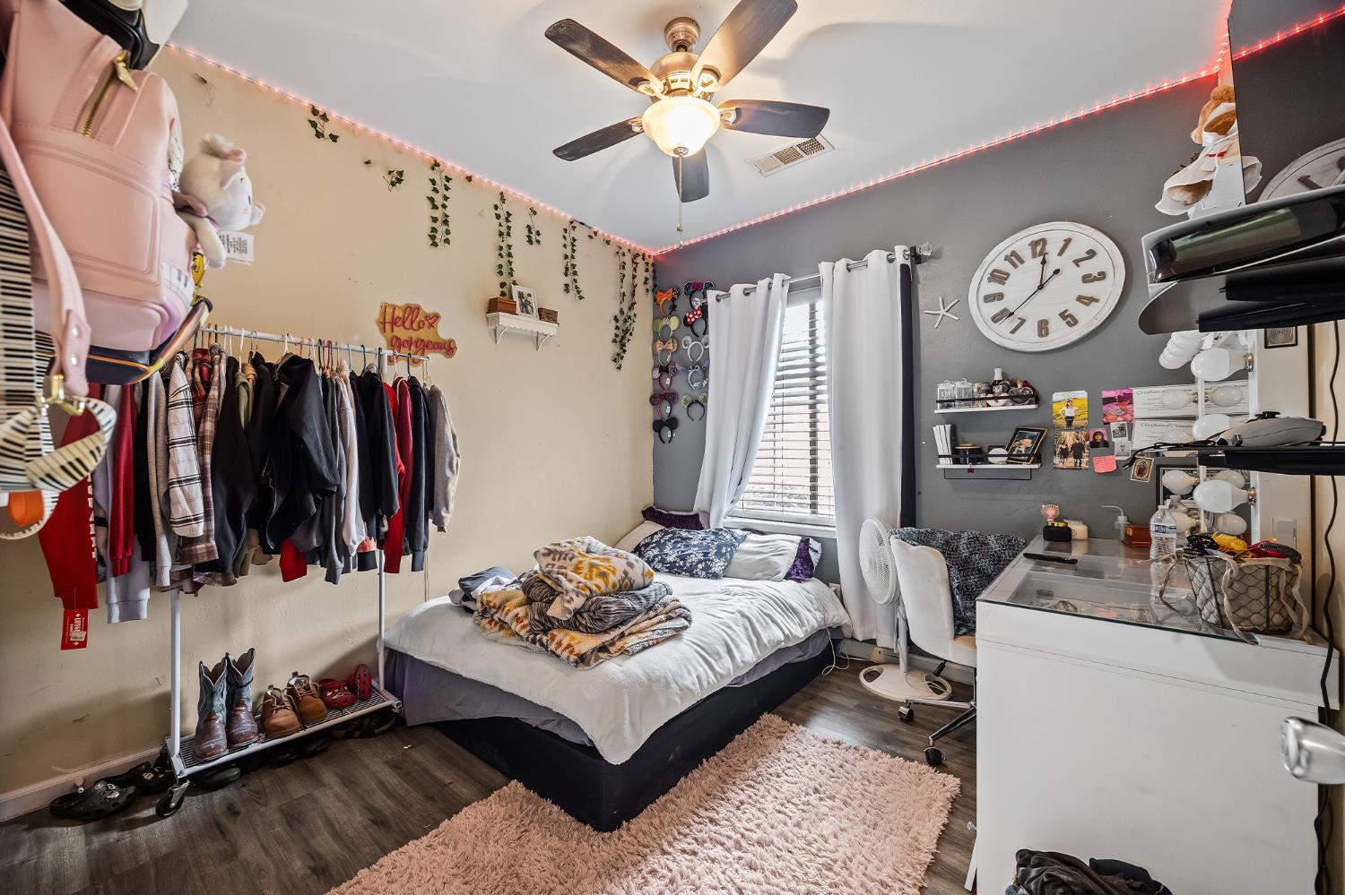 1855 N Virginia, Farmersville, CA 93223