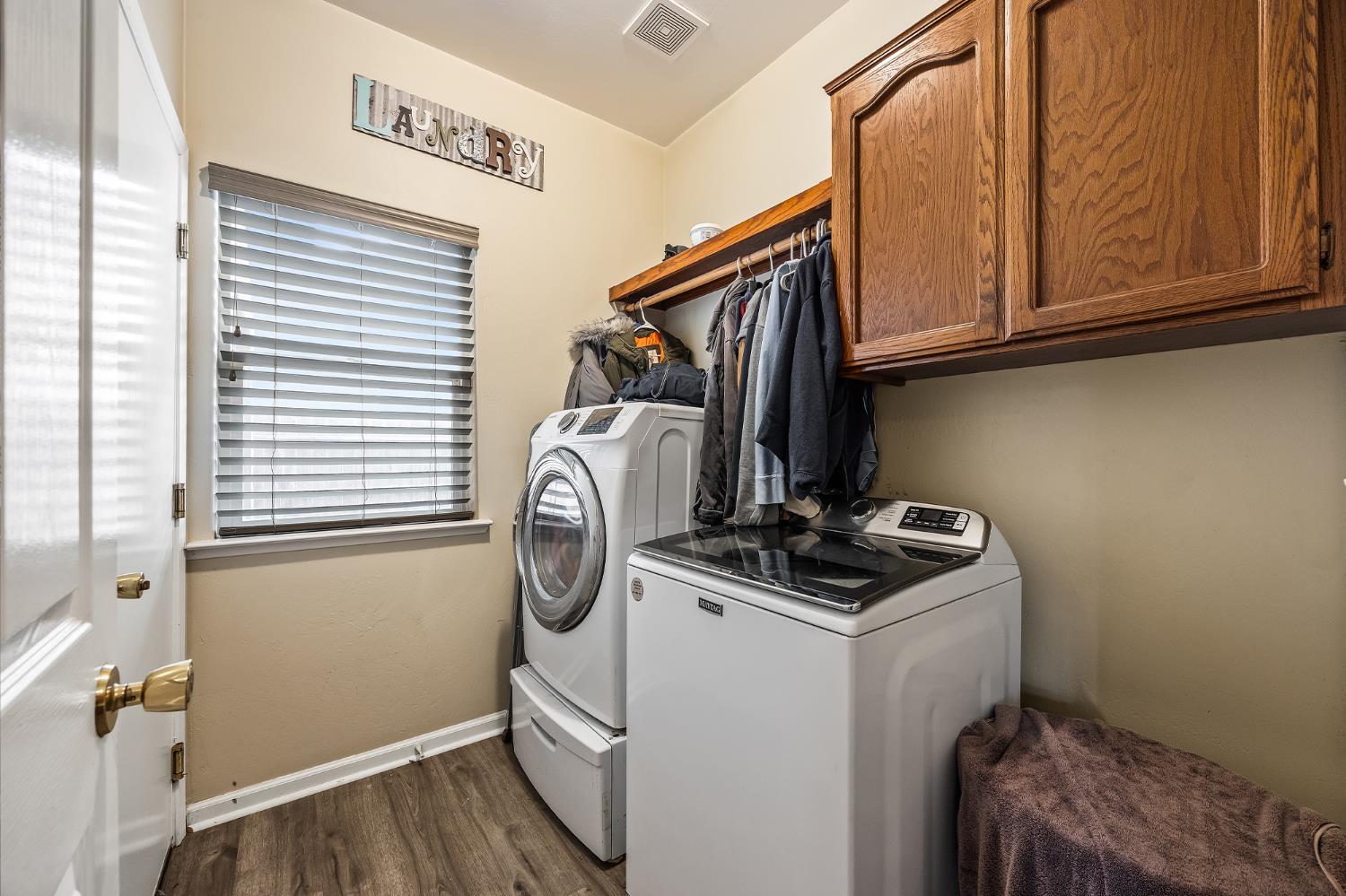 1855 N Virginia, Farmersville, CA 93223