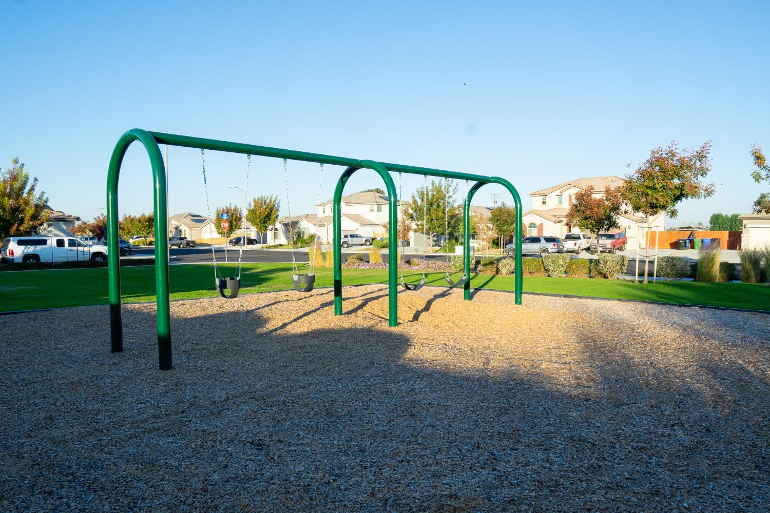 470 Daphne Ln, Lemoore, CA 93245