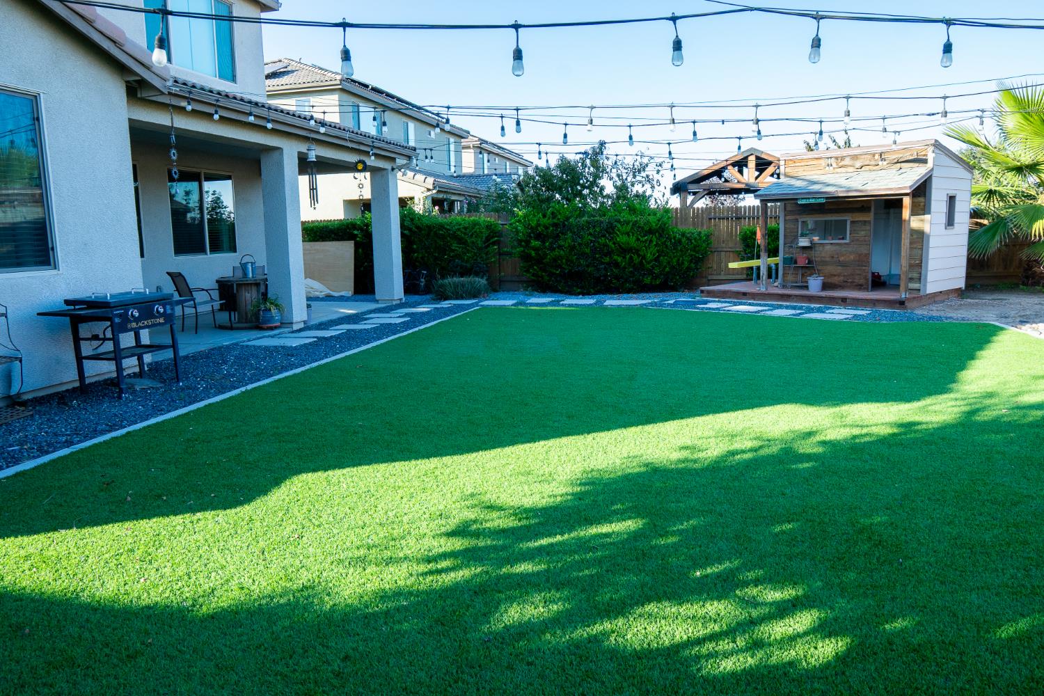 470 Daphne Ln, Lemoore, CA 93245