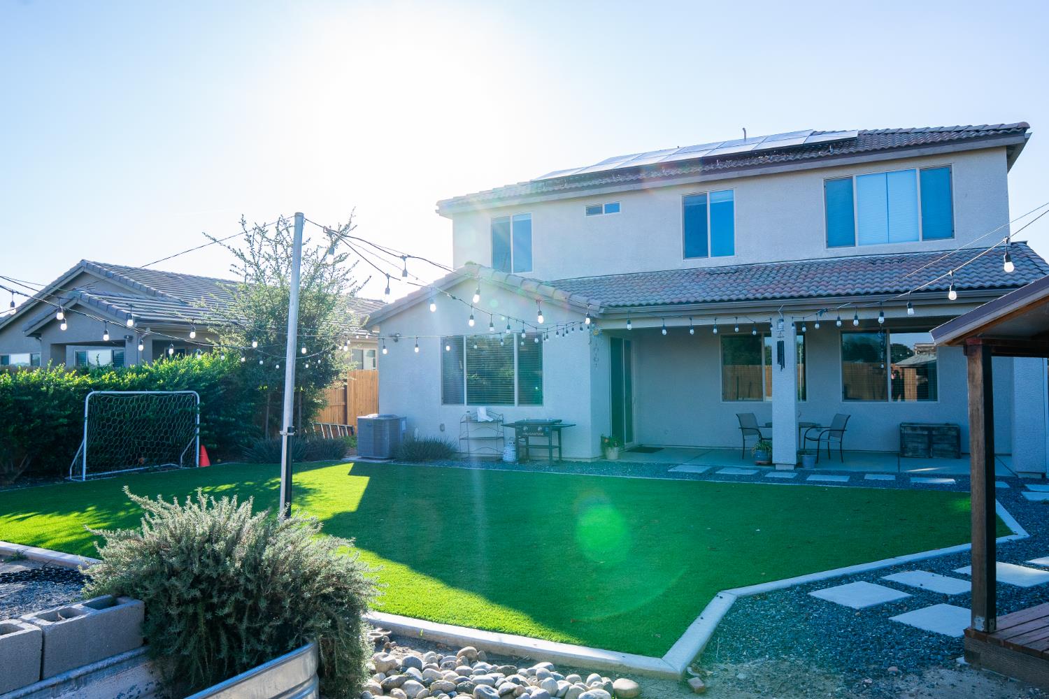 470 Daphne Ln, Lemoore, CA 93245