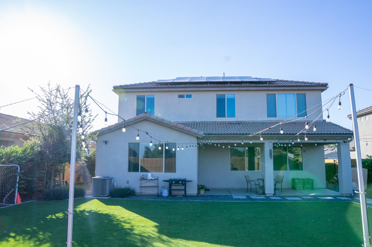 470 Daphne Ln, Lemoore, CA 93245