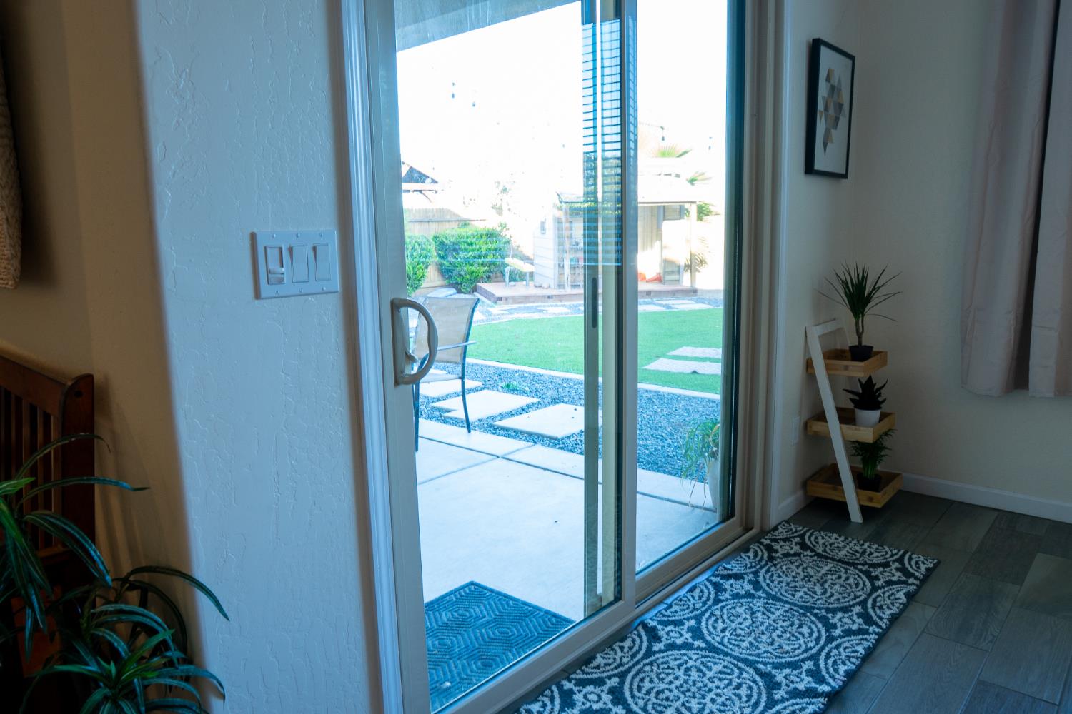 470 Daphne Ln, Lemoore, CA 93245