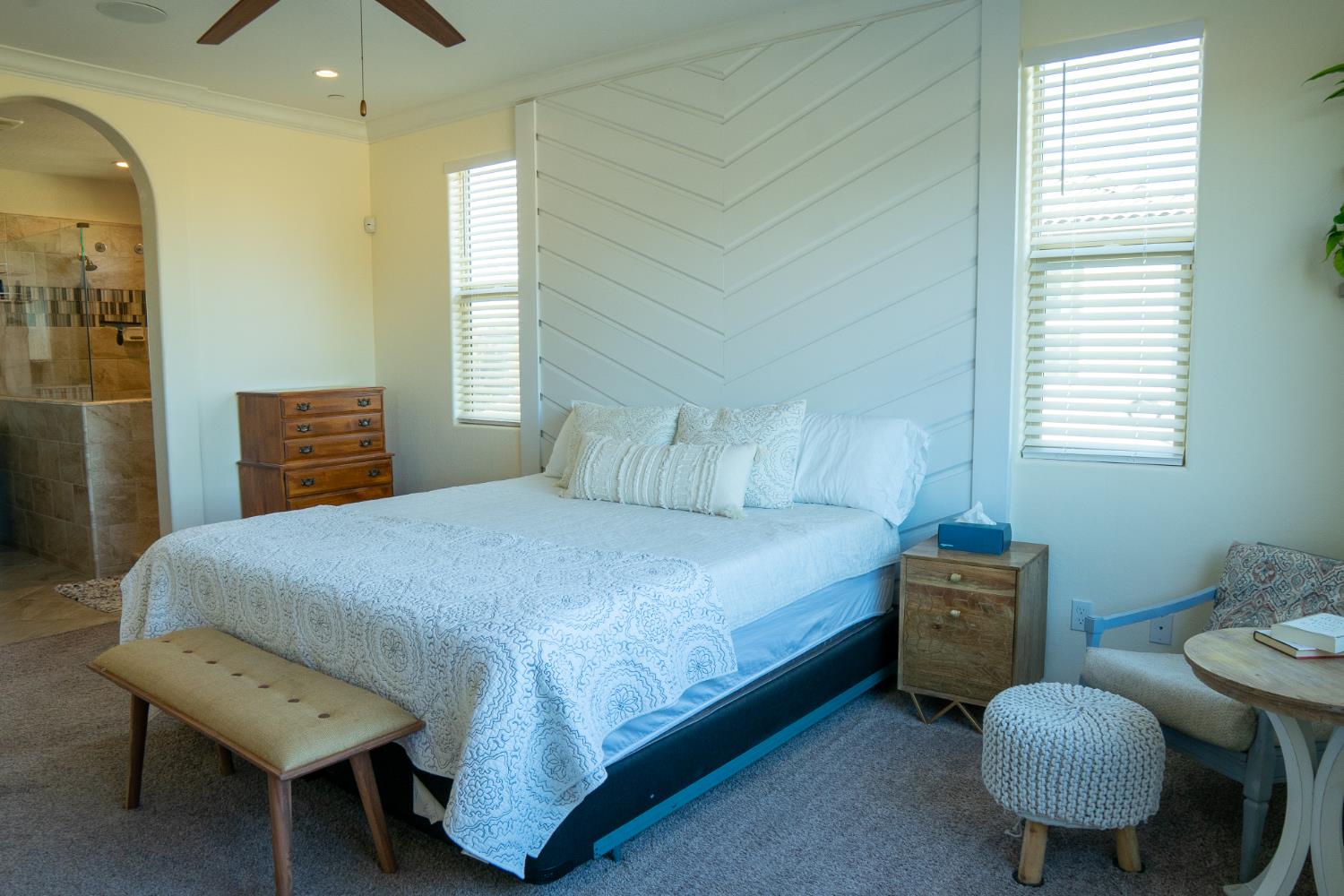 470 Daphne Ln, Lemoore, CA 93245