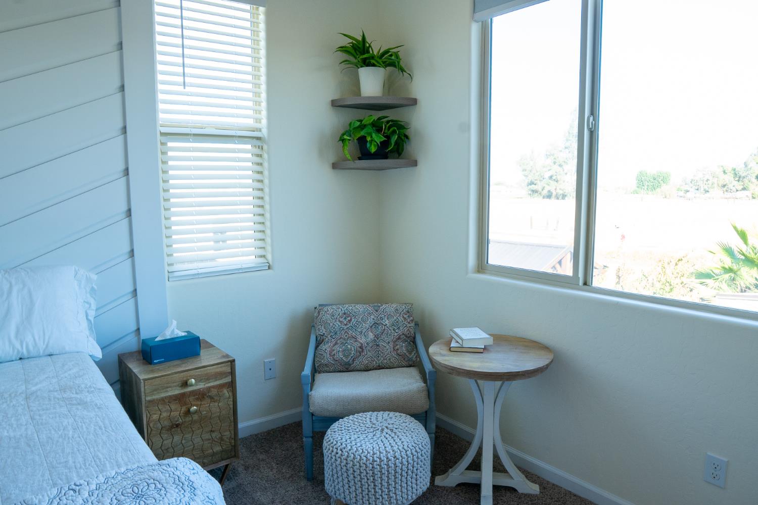 470 Daphne Ln, Lemoore, CA 93245