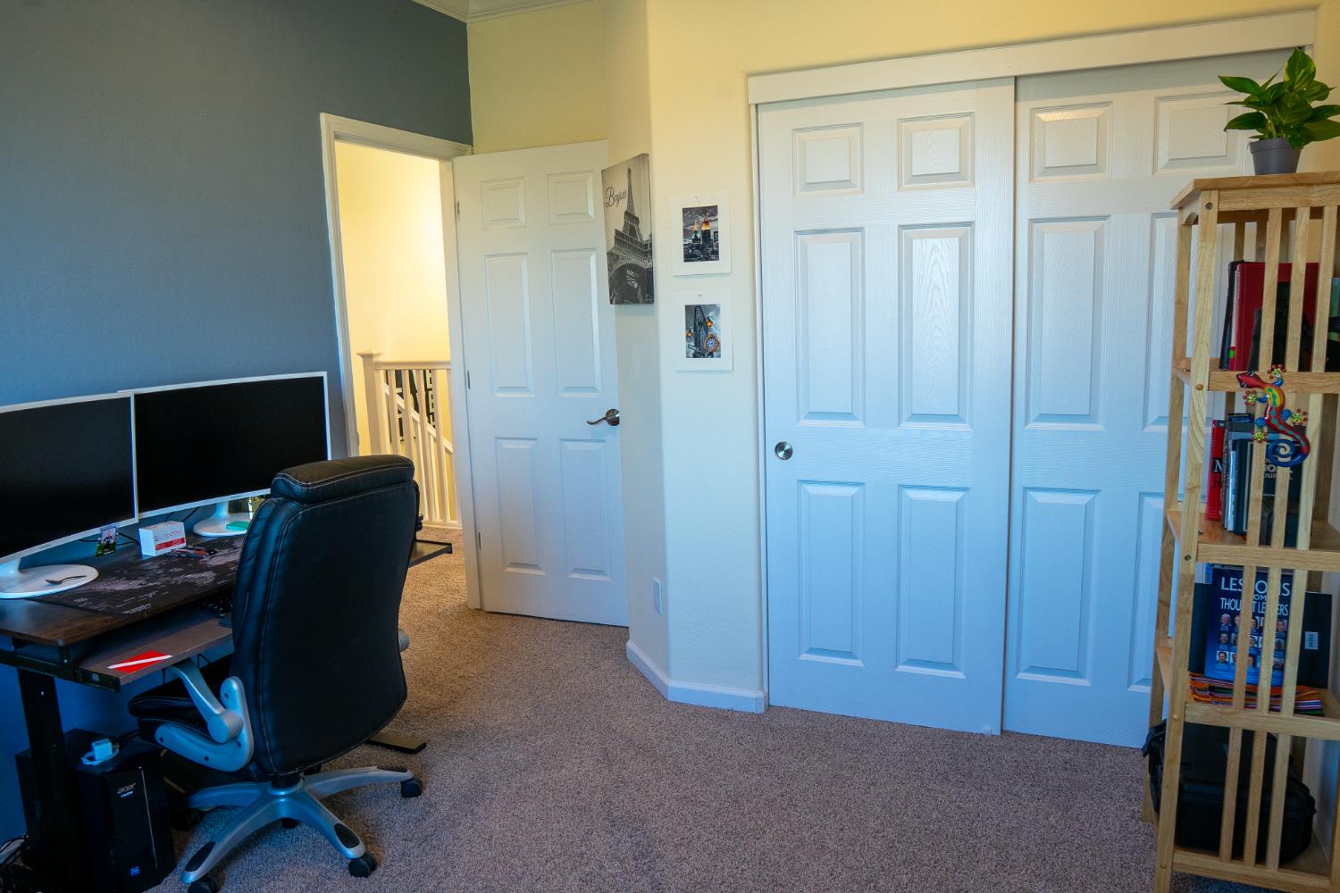 470 Daphne Ln, Lemoore, CA 93245