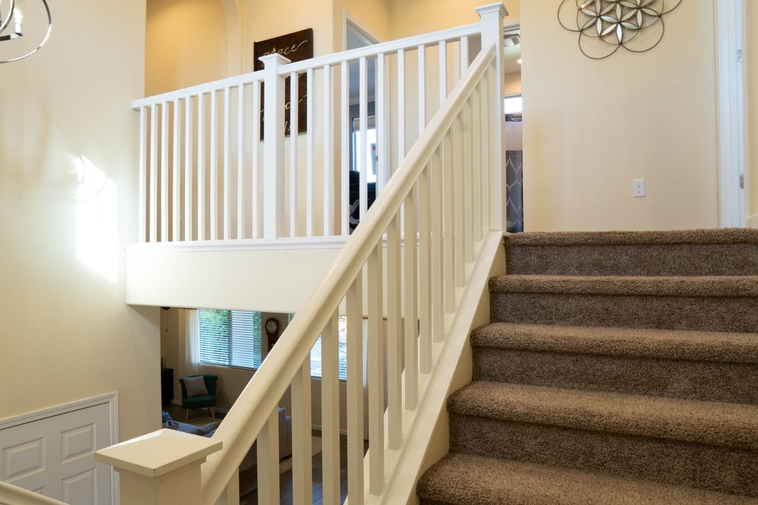 470 Daphne Ln, Lemoore, CA 93245