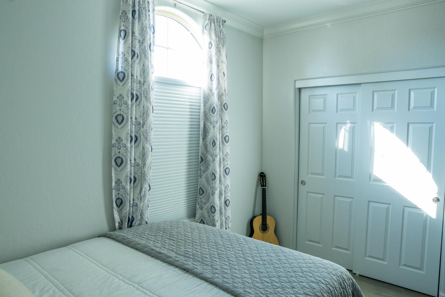 470 Daphne Ln, Lemoore, CA 93245