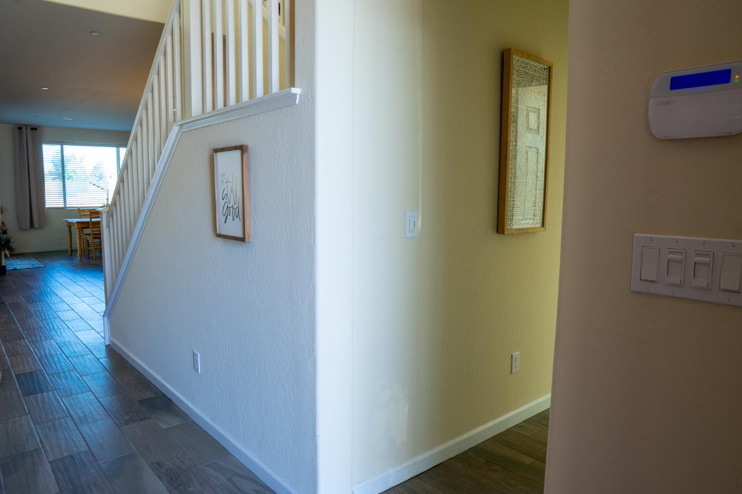 470 Daphne Ln, Lemoore, CA 93245