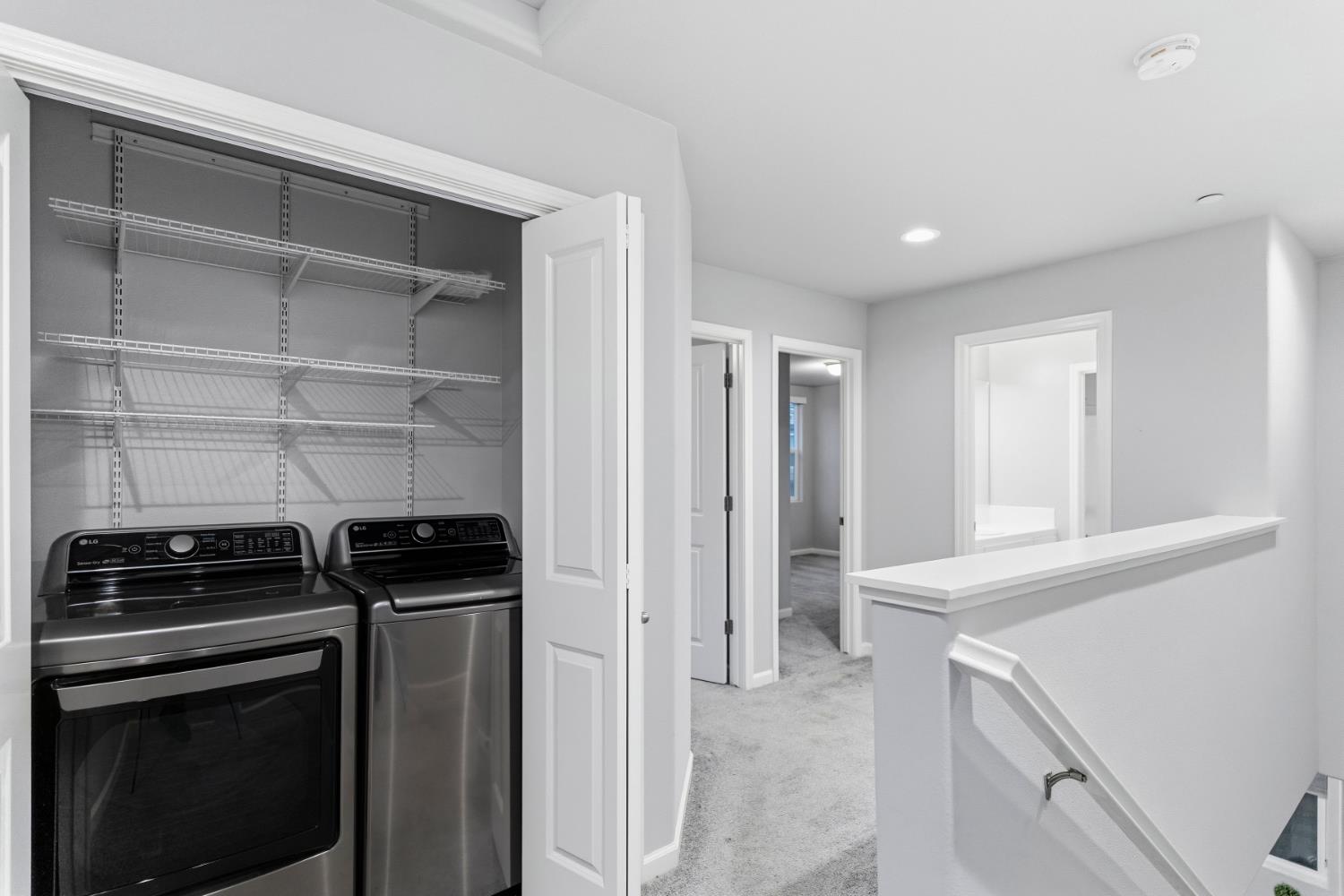 859 Lassen Ln W, Madera, CA 93636