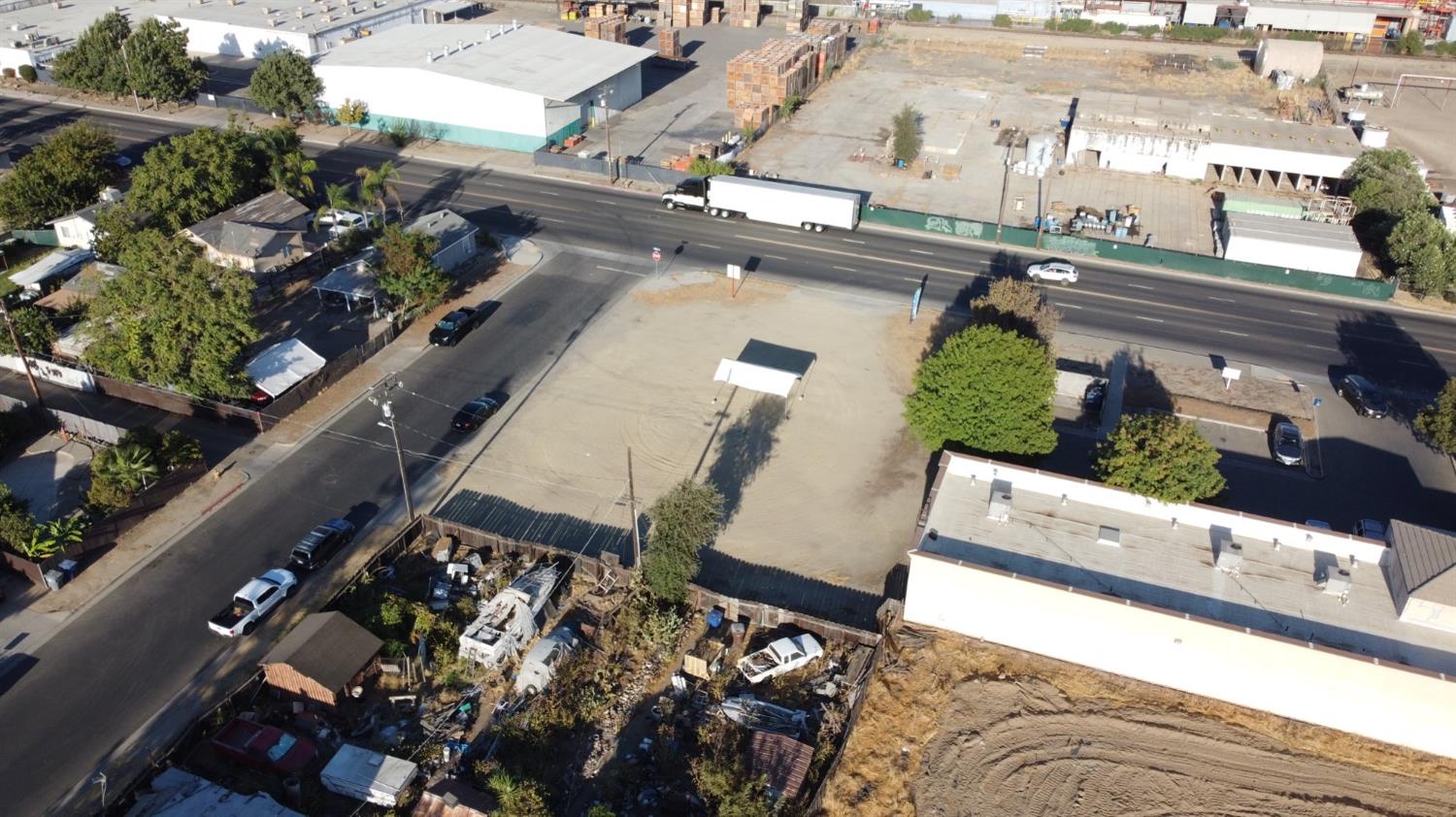 1407 Academy Ave, Sanger, CA 93657