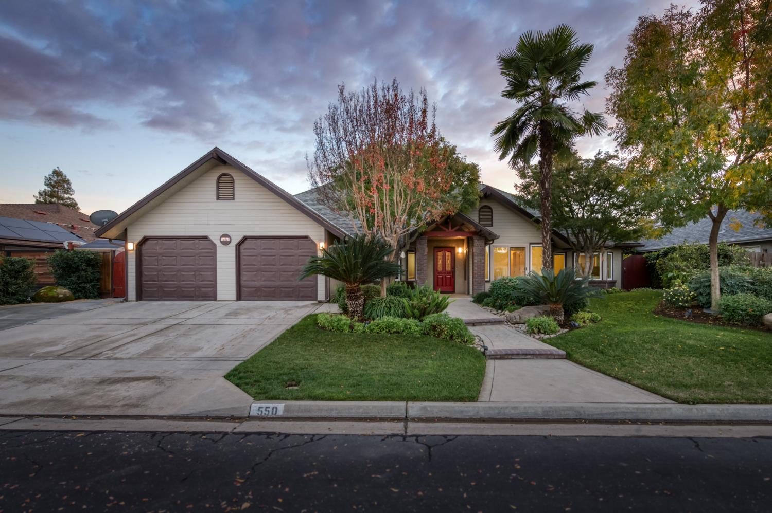 550 W Bedford Ave, Clovis, CA 93611