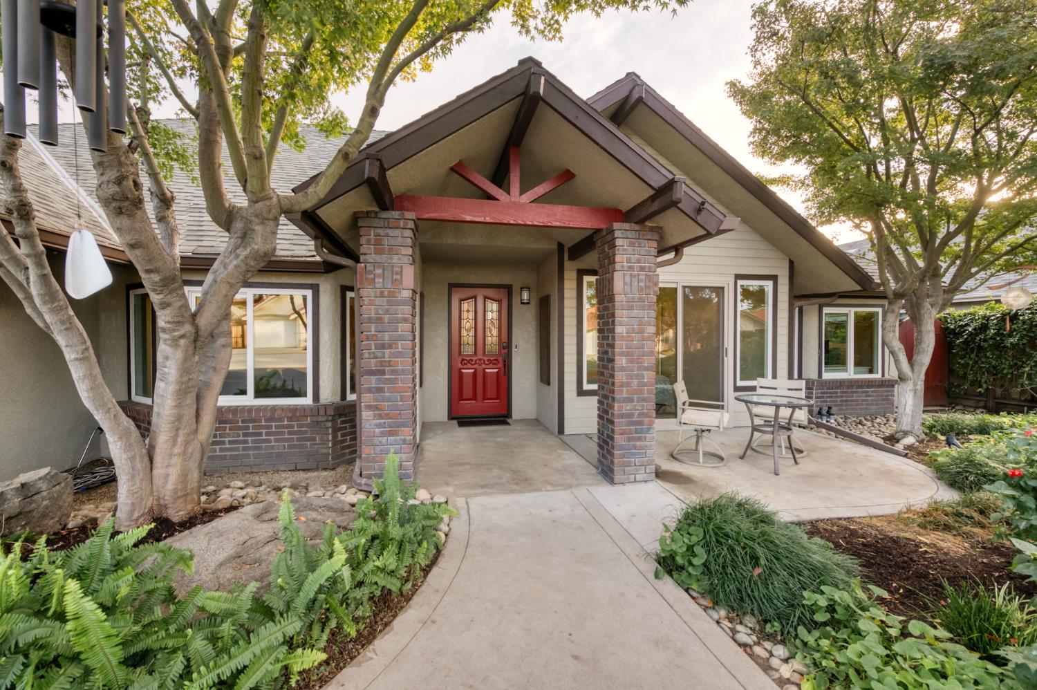 550 W Bedford Ave, Clovis, CA 93611