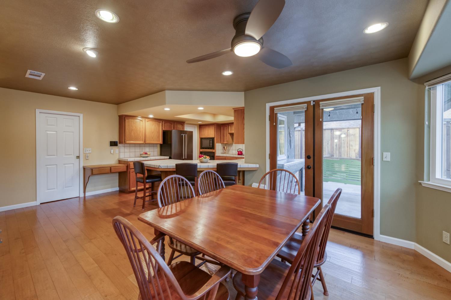 550 W Bedford Ave, Clovis, CA 93611