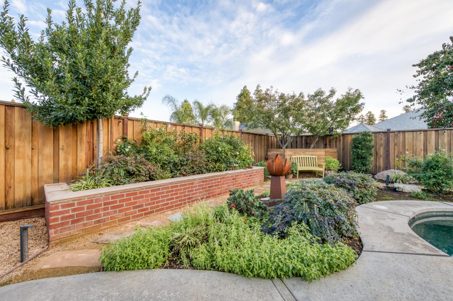 550 W Bedford Ave, Clovis, CA 93611