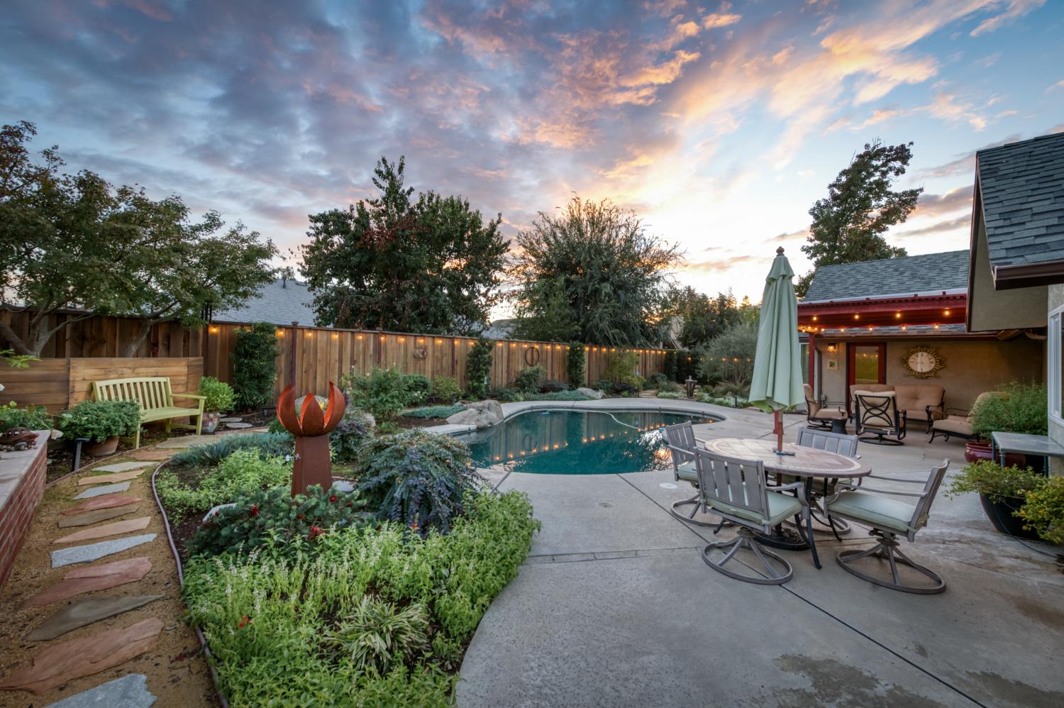 550 W Bedford Ave, Clovis, CA 93611