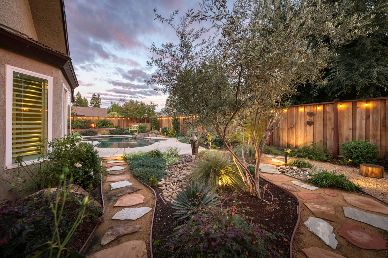 550 W Bedford Ave, Clovis, CA 93611