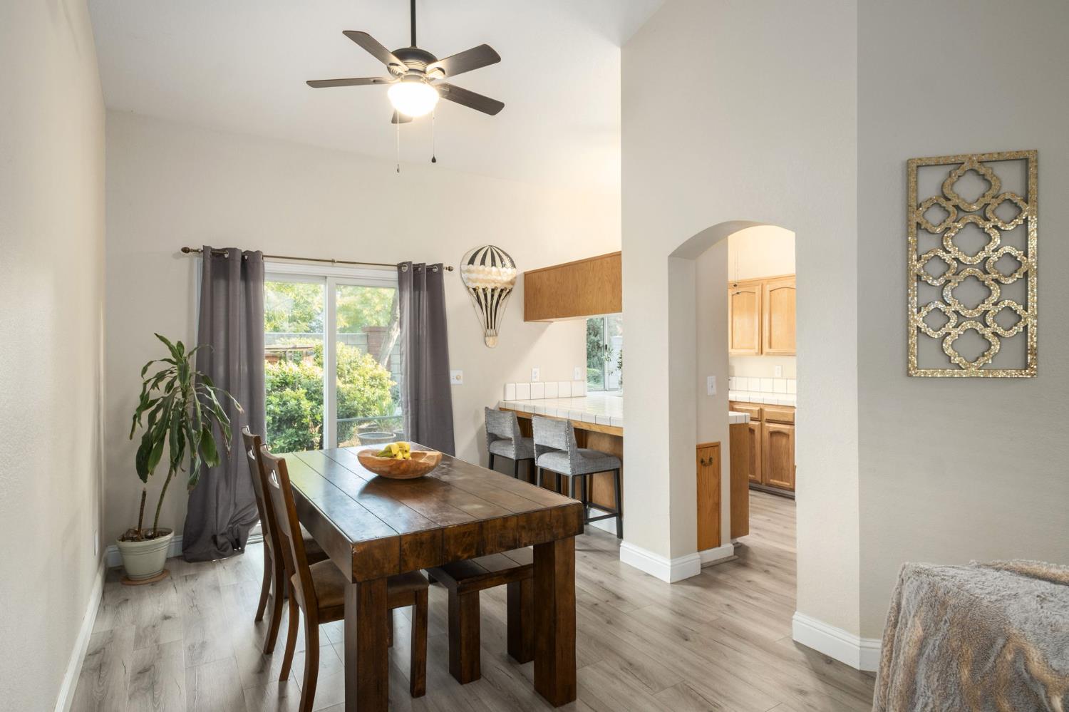 10610 N Seacrest Dr, Fresno, CA 93730