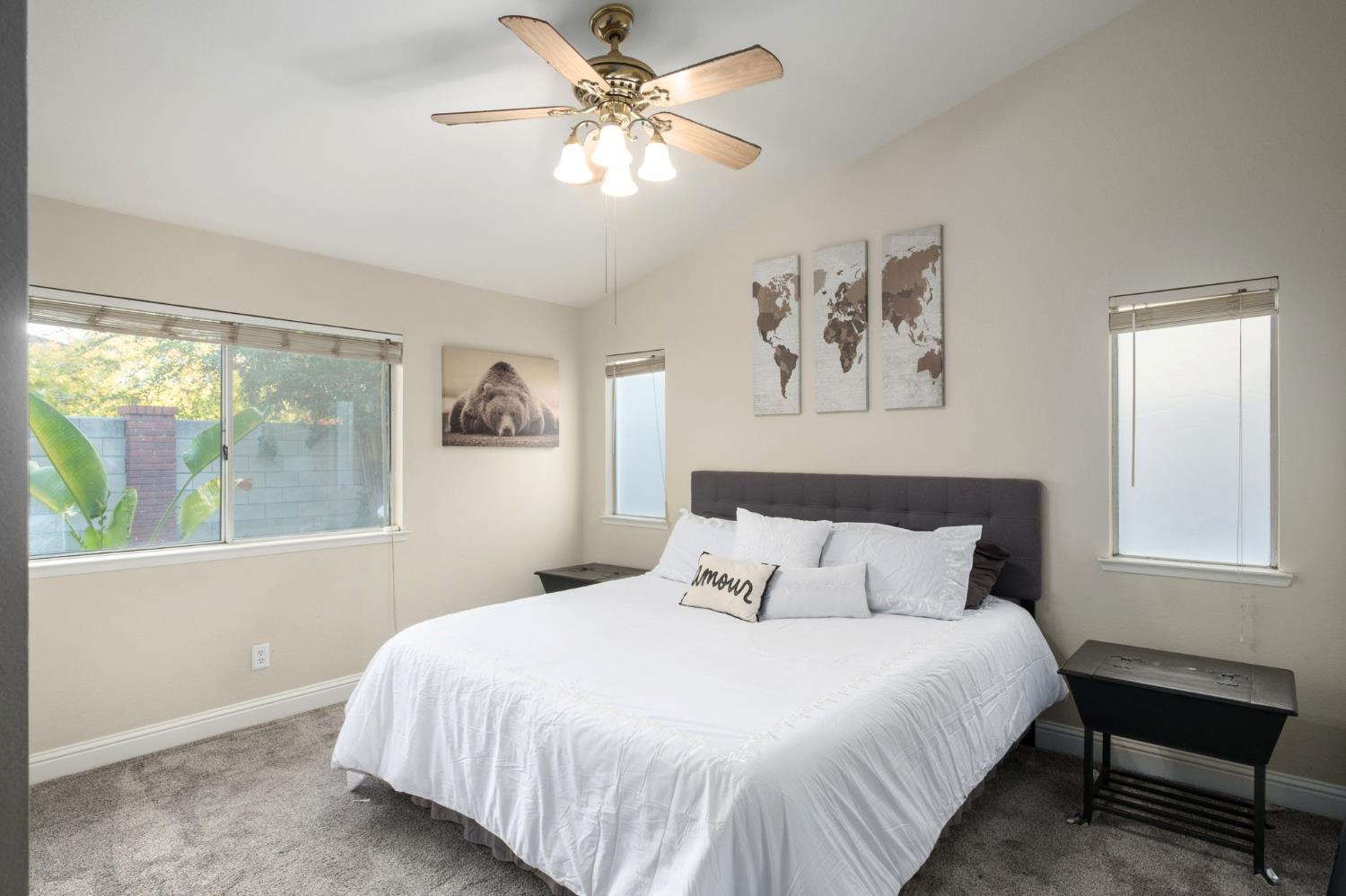 10610 N Seacrest Dr, Fresno, CA 93730