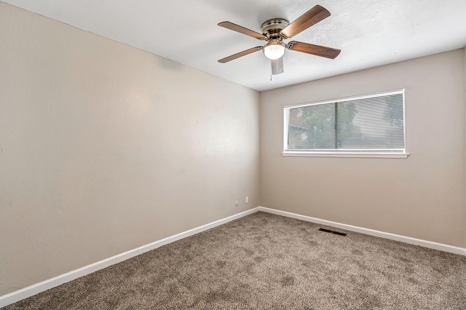 4813 E San Gabriel Ave, Fresno, CA 93726