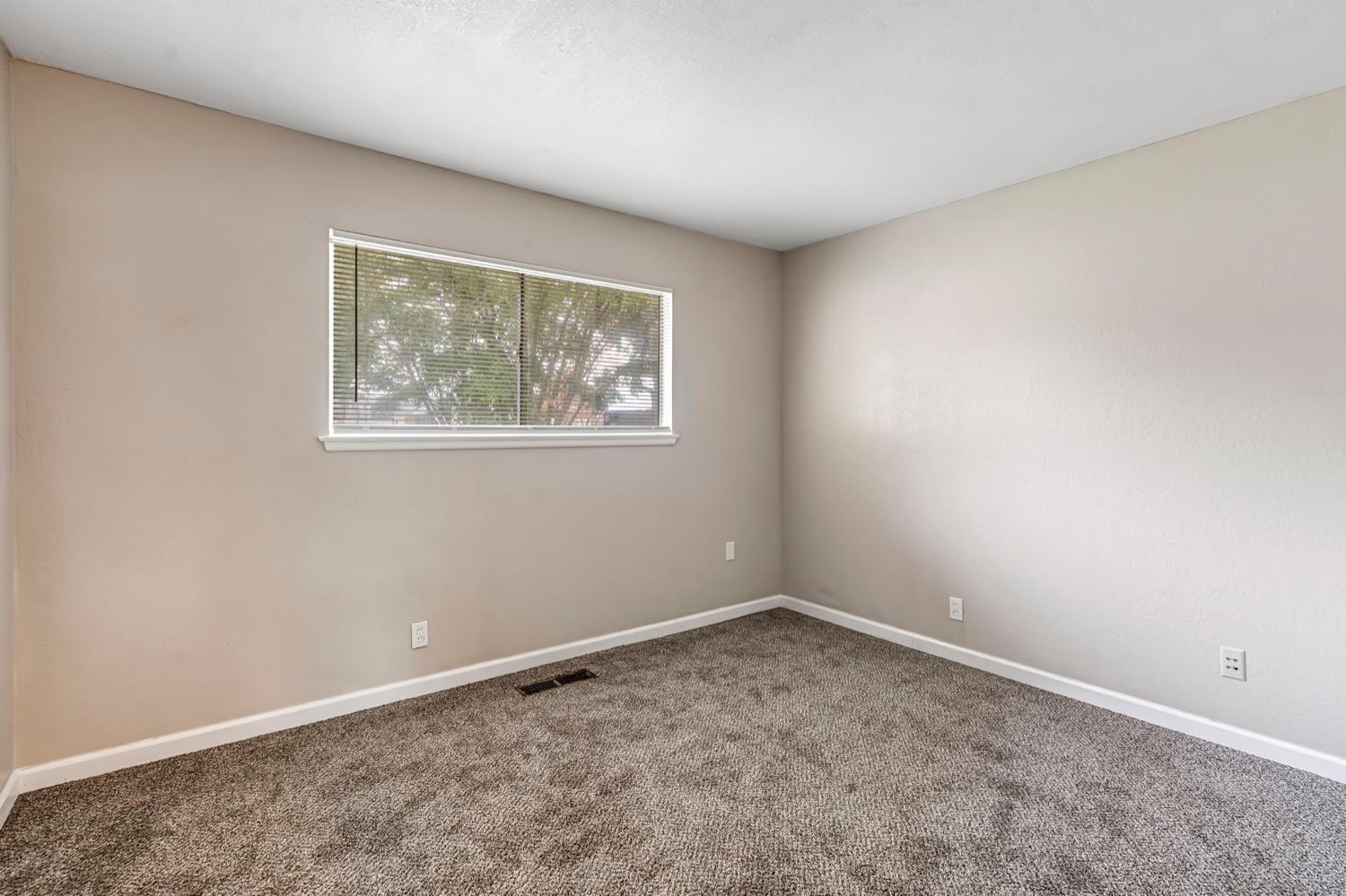 4813 E San Gabriel Ave, Fresno, CA 93726