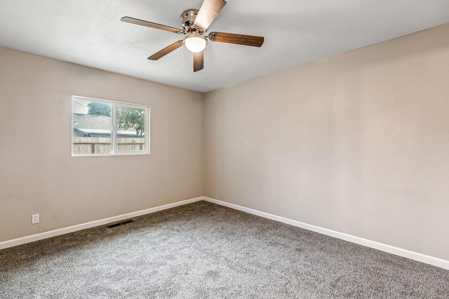 4813 E San Gabriel Ave, Fresno, CA 93726