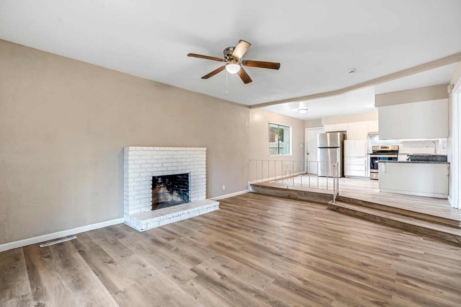 4813 E San Gabriel Ave, Fresno, CA 93726