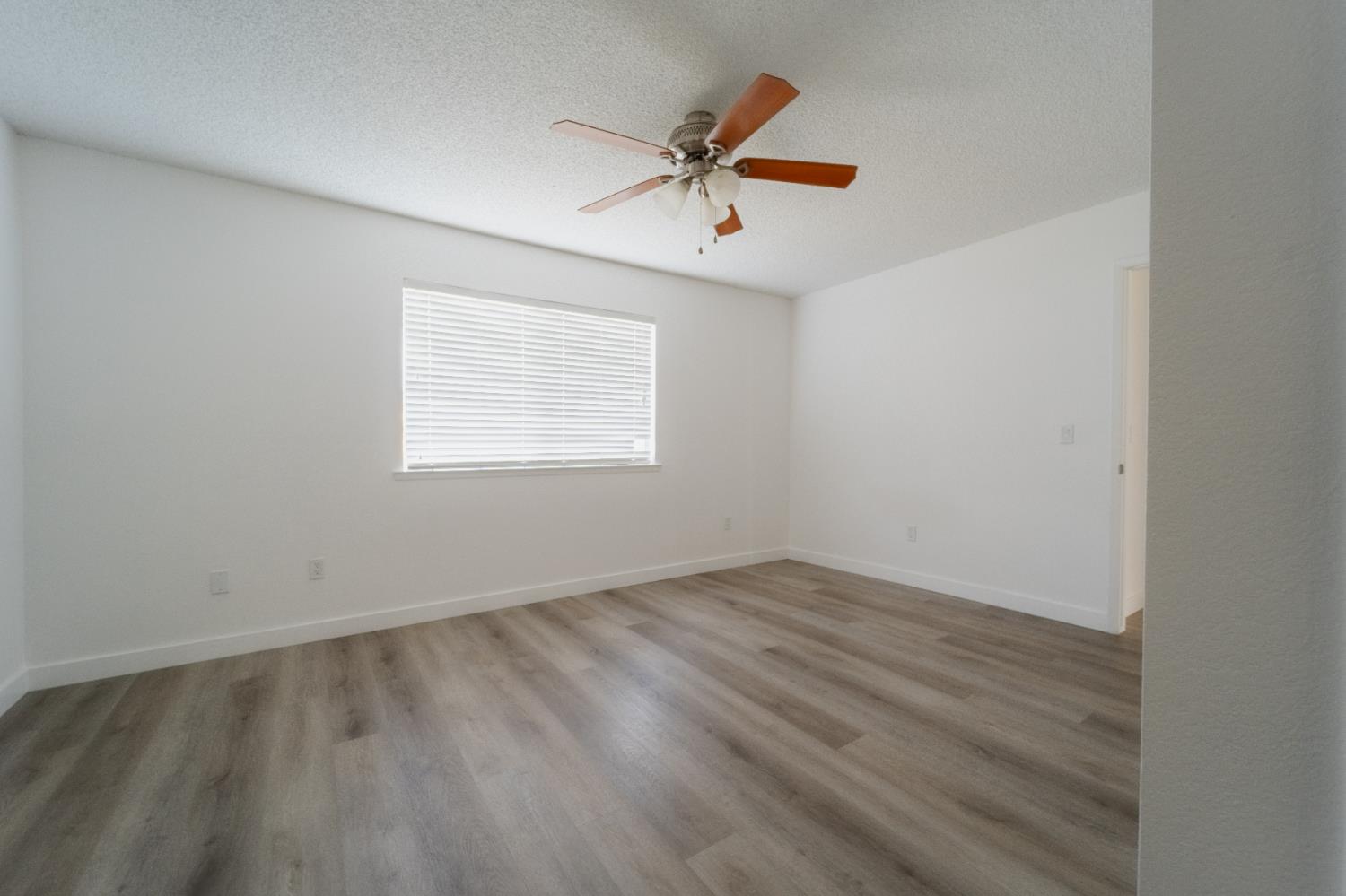 4438 W Feemster Ave, Visalia, CA 93277