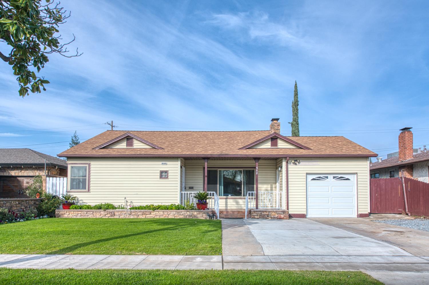 542 W Harvard, Fresno, CA 93705