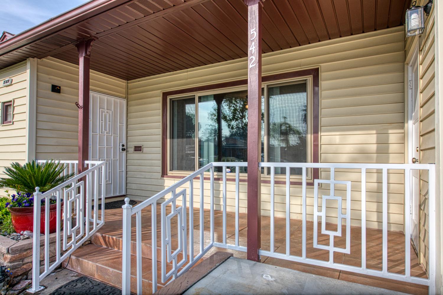 542 W Harvard, Fresno, CA 93705