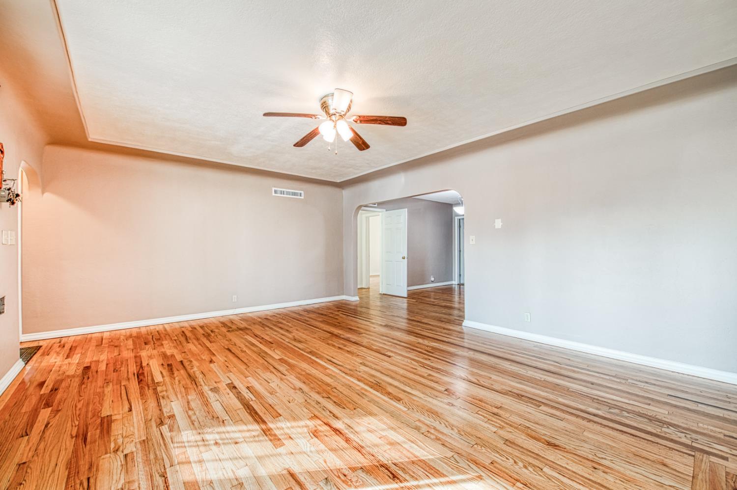 542 W Harvard, Fresno, CA 93705