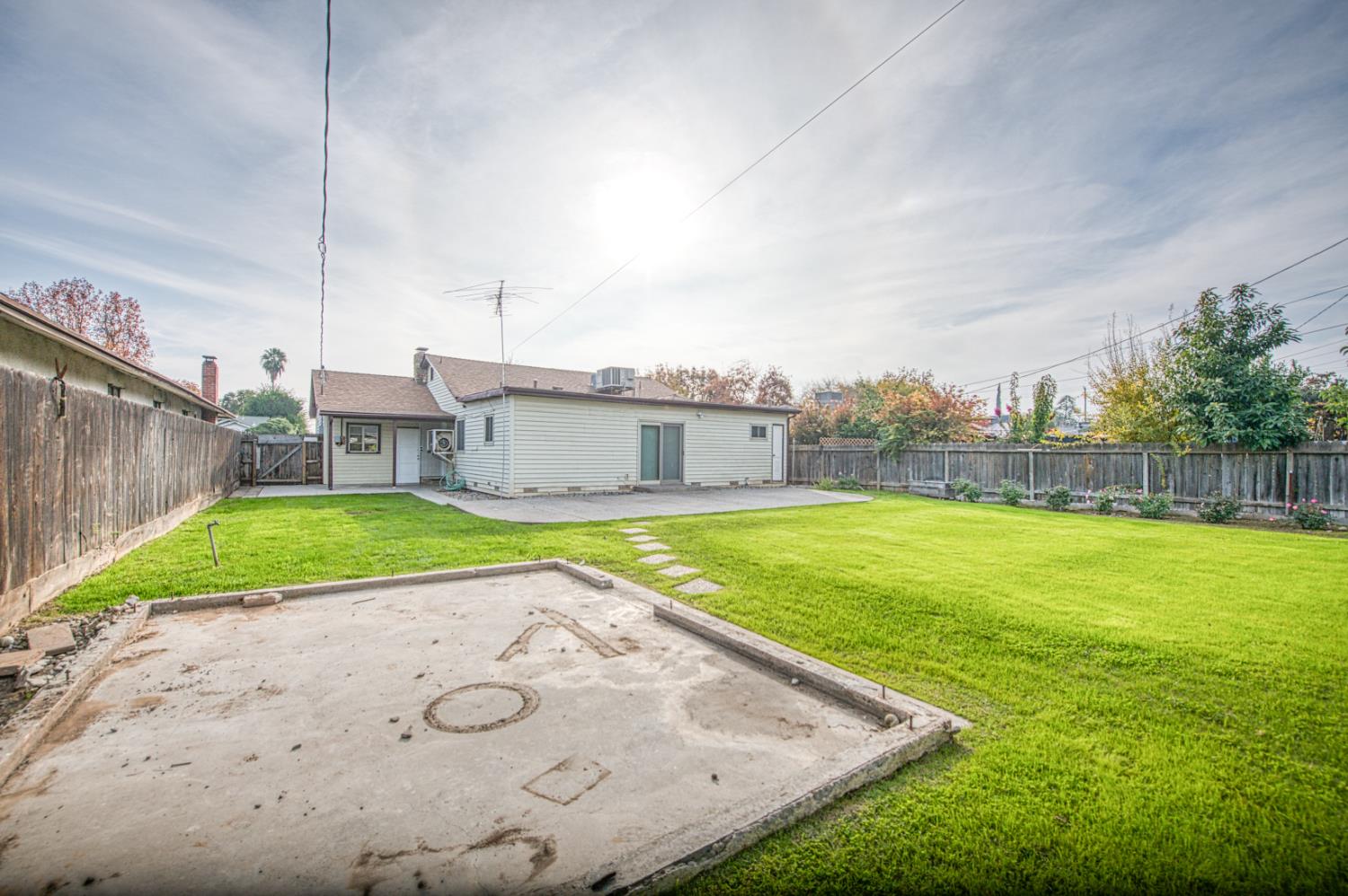 542 W Harvard, Fresno, CA 93705