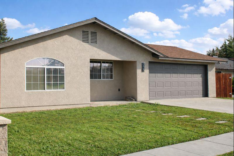 275 N Peach Ave, Clovis, CA 93612