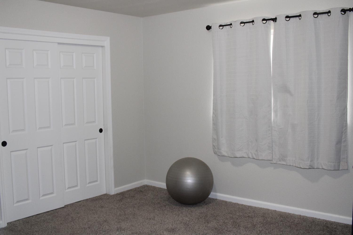 275 N Peach, Clovis, CA 93612