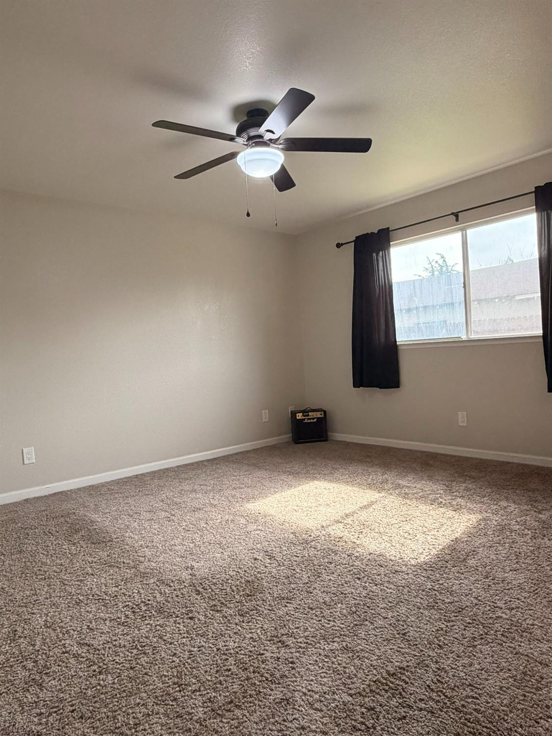 275 N Peach Ave, Clovis, CA 93612