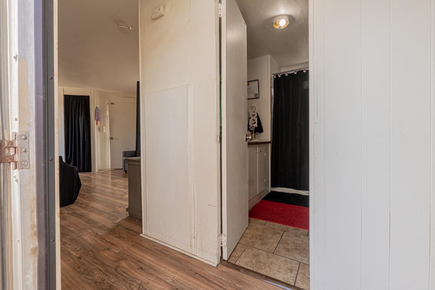 858 S Valencia Blvd S, Woodlake, CA 93286