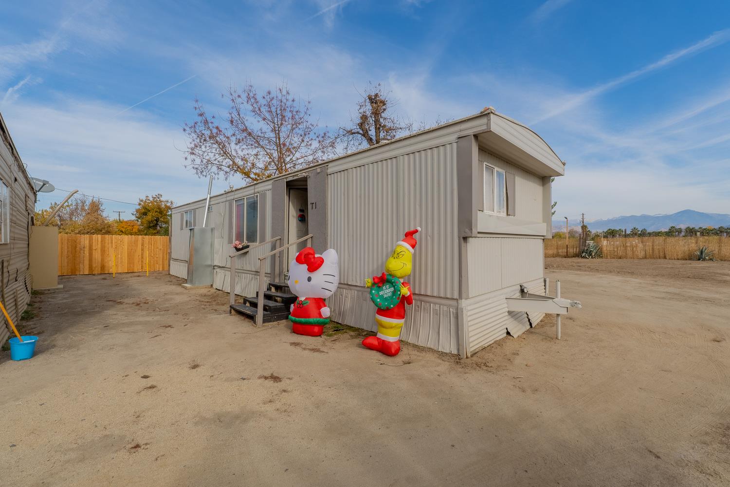 858 S Valencia Blvd S, Woodlake, CA 93286