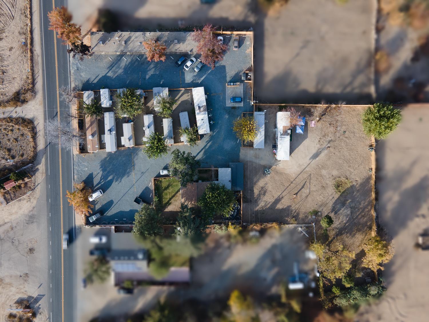 858 S Valencia Blvd S, Woodlake, CA 93286