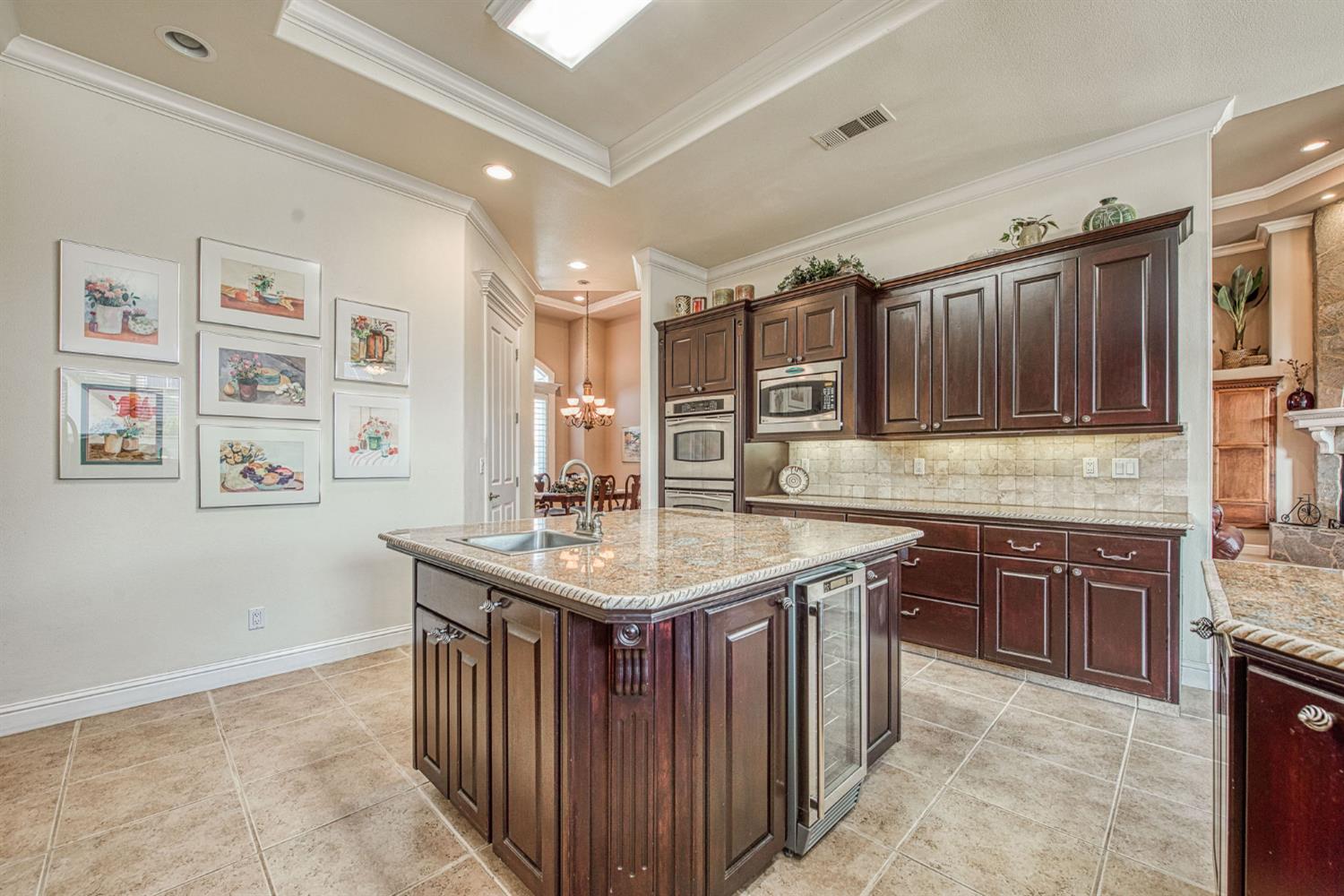 7730 N Gilroy Ave, Fresno, CA 93722